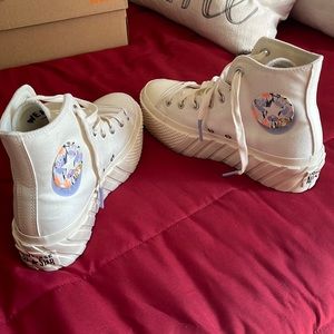 Platform converse high top shoes. Worn once.